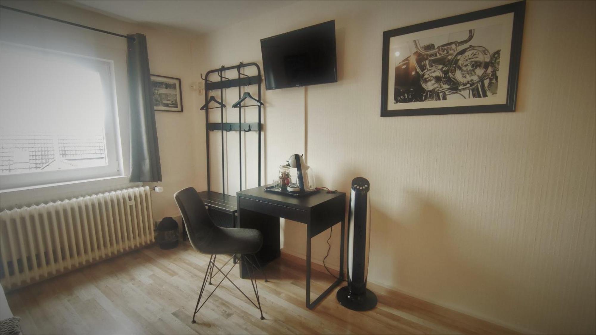 Roastineer Hotel Battenberg  Екстериор снимка