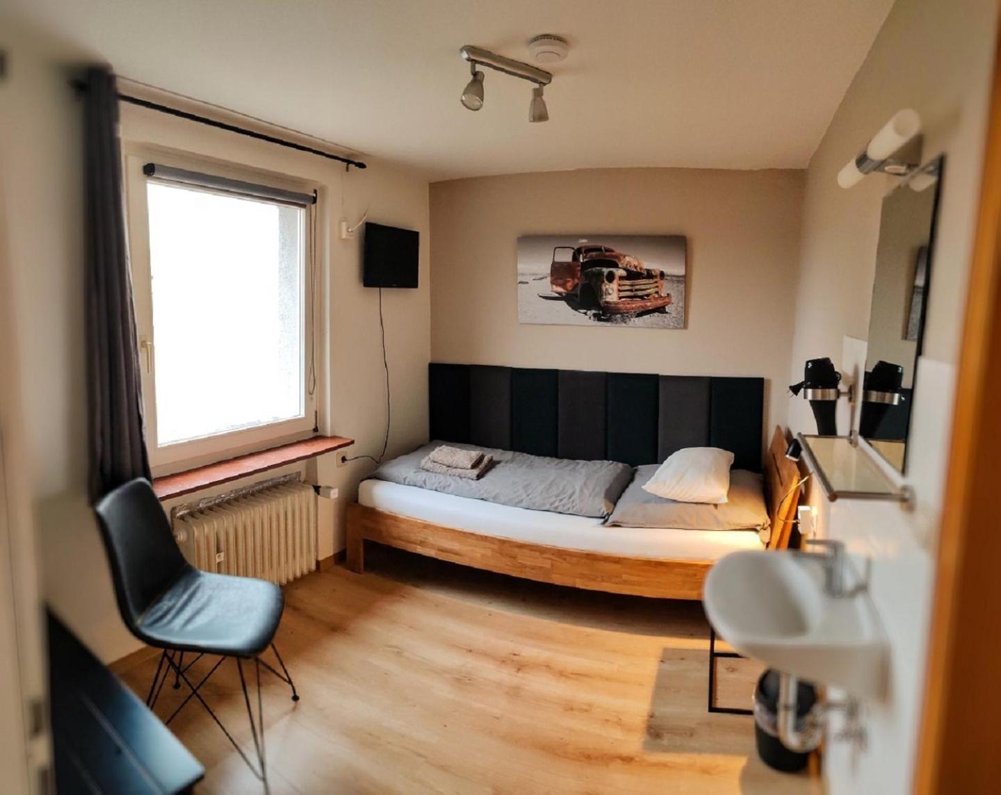 Roastineer Hotel Battenberg  Екстериор снимка
