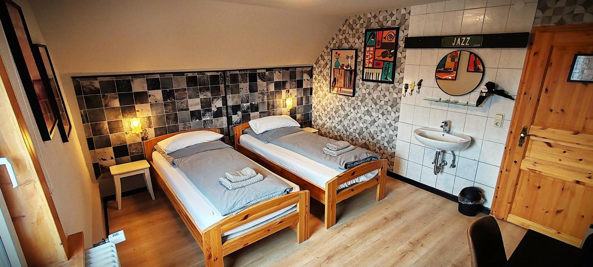 Roastineer Hotel Battenberg  Екстериор снимка